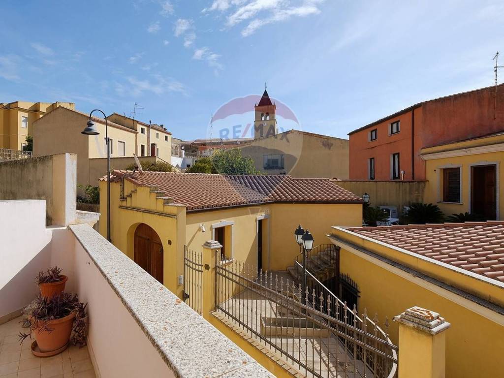 Vendita Appartamento Teulada. Trilocale in via Roma. Ottimo stato, primo piano, con terrazza Vendita Appartamento Teulada. Trilocale in via Roma. Ottimo stato, primo piano, con terrazza