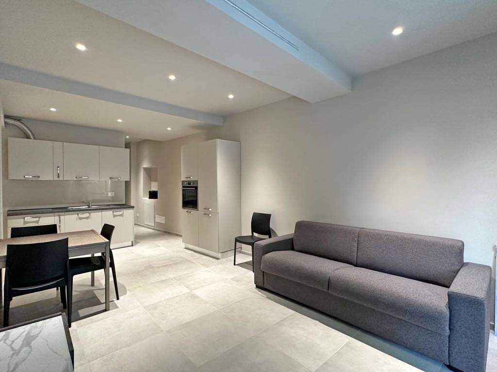 Rent Apartment Parma. 2room flat in del Parmigianino. Excellent