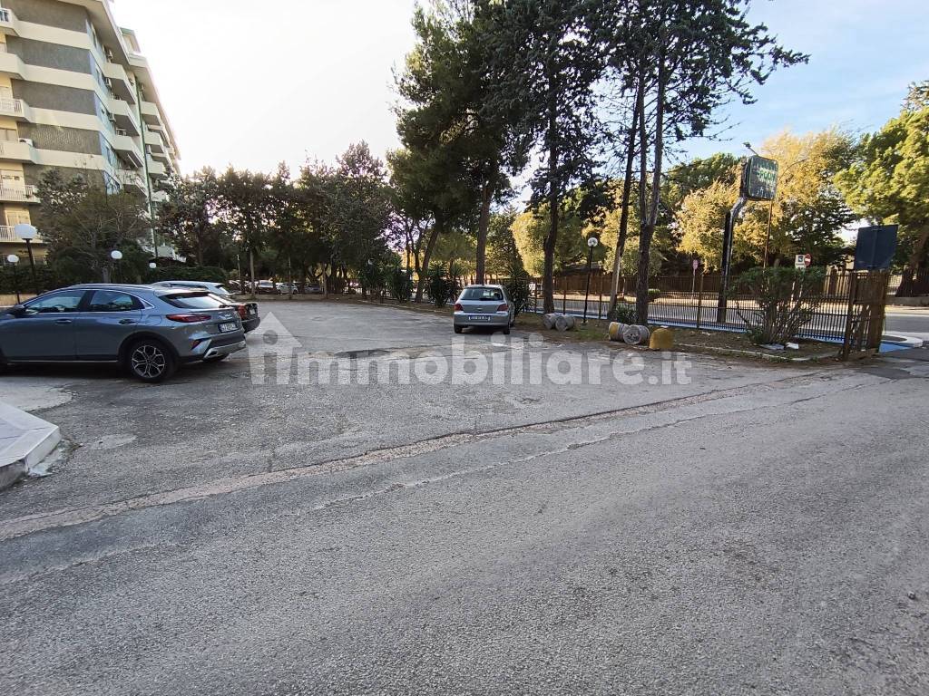 cortile condominiale interno