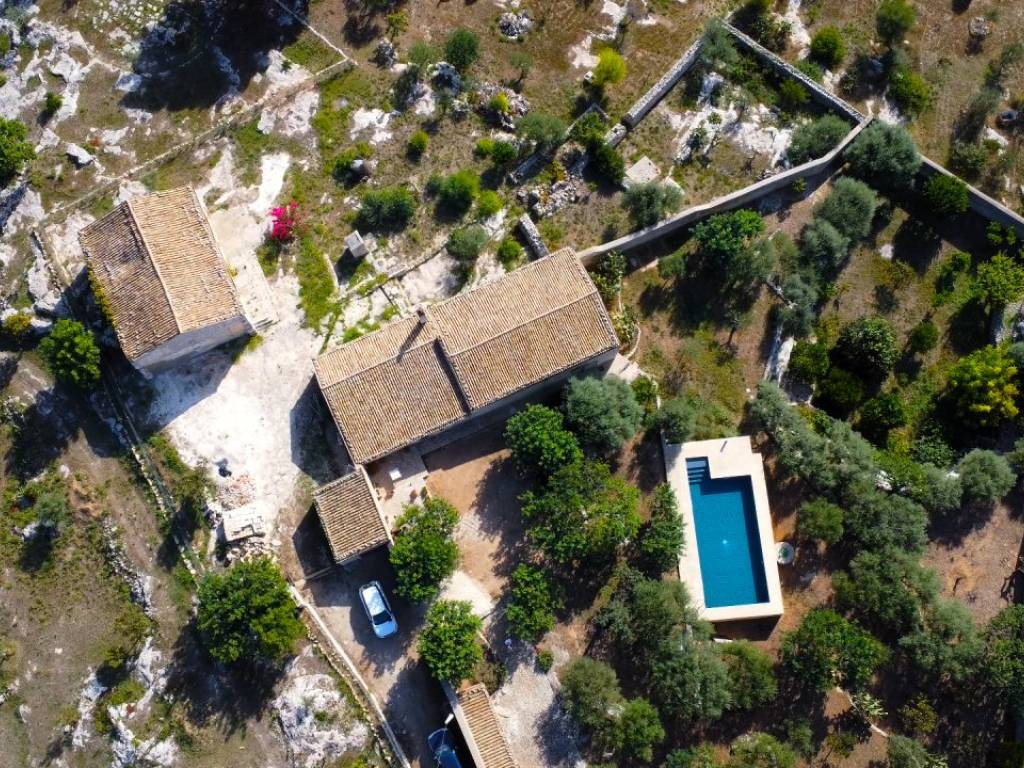 caseggiati con piscina vista mare a noto 01