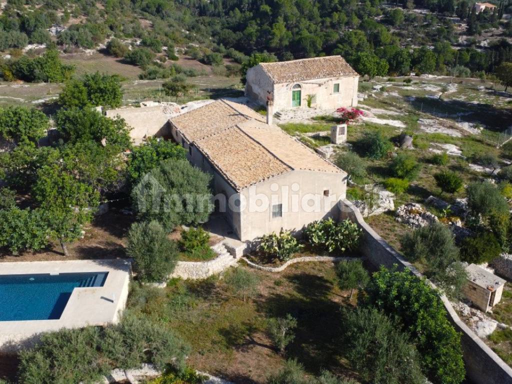 caseggiati con piscina vista mare a noto 05