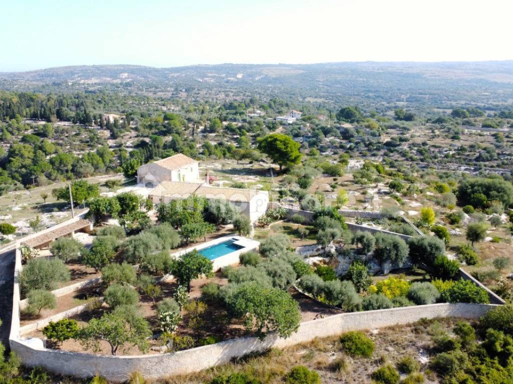 caseggiati con piscina vista mare a noto 07