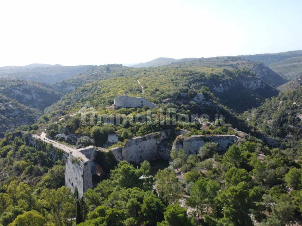 caseggiati con piscina vista mare a noto 10