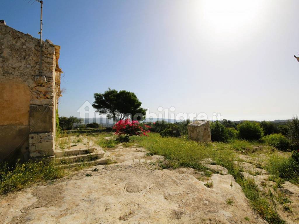 caseggiati con piscina vista mare a noto 38