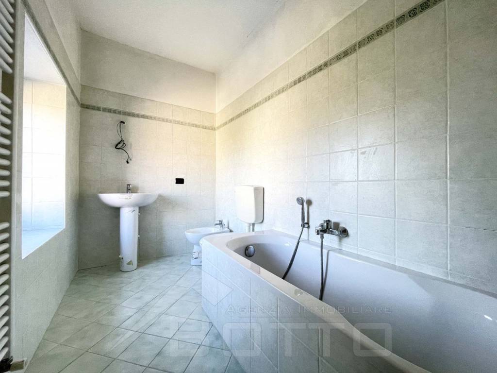 casa vendita gozzano bagno