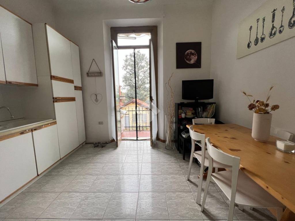 SOGGIORNO CON CUCINA A VISTA