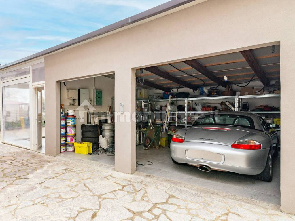 garage