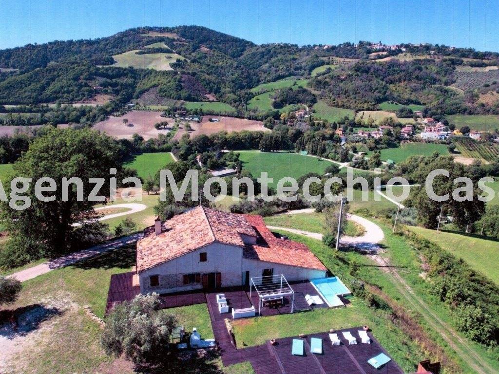 Vista dall'alto dell'immobile.