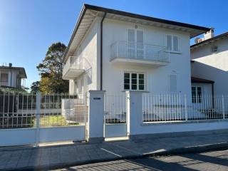 1280-ldcvi203-villa-quadrifamiliare-lido-di-camaiore-854a0.jpg