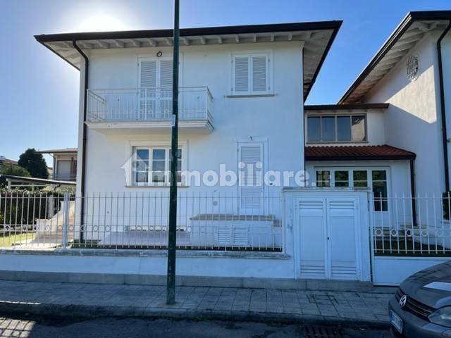 1280-ldcvi203-villa-quadrifamiliare-lido-di-camaiore-aca44.jpg