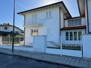 1280-ldcvi203-villa-quadrifamiliare-lido-di-camaiore-64dc4.jpg