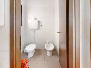 Attivita-Di-Ristorante-In-Vendita-Zona-2-Giugno-Bathroom(1)
