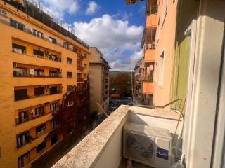 2-room flat Lungotevere Flaminio, Flaminio, Rome