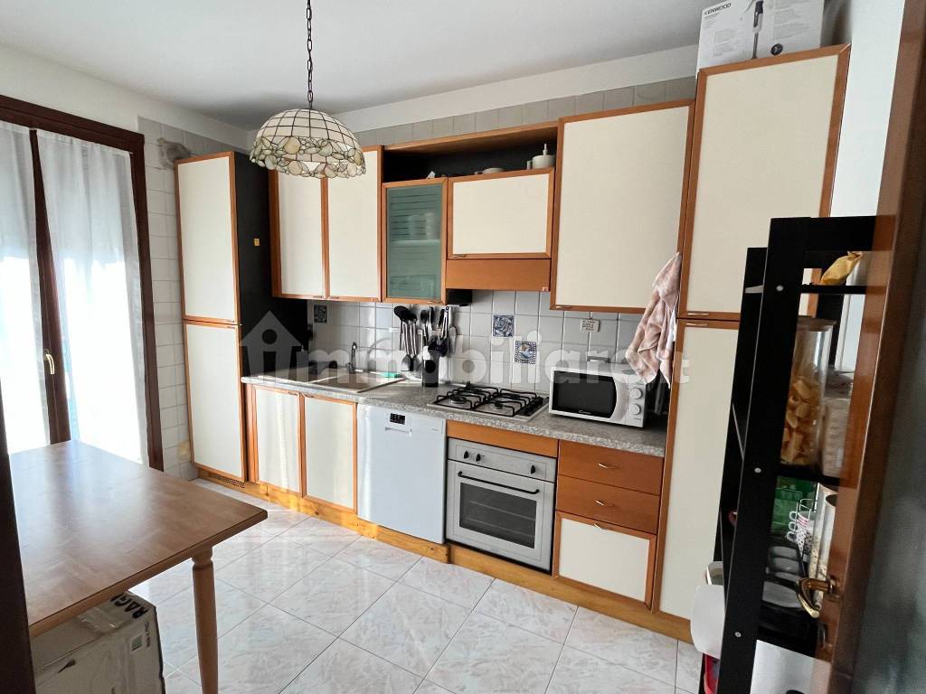 Sale Apartment Padua. 3room flat in via Sacro Cuore. Excellent