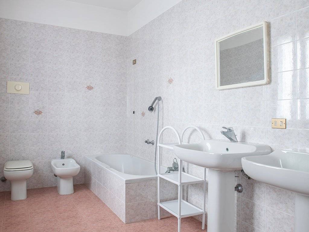 bagno primo piano