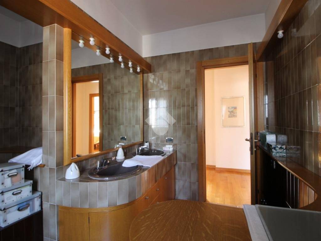 bagno padronale piano primo