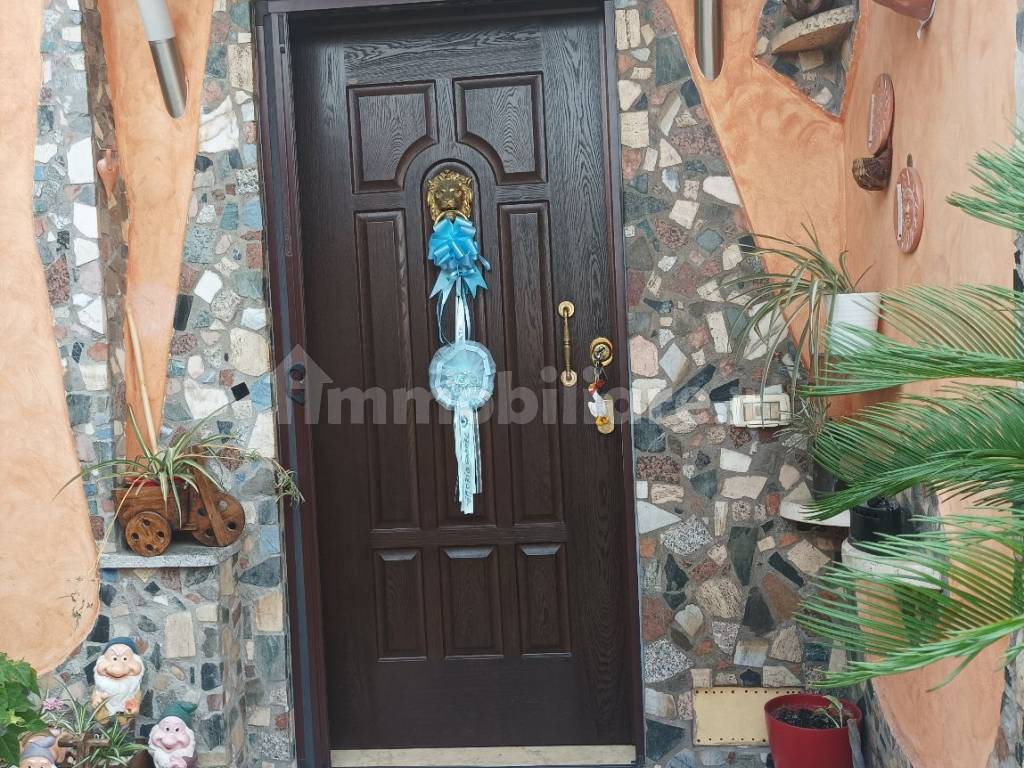 Appartamento in villa via Argusto 26, Centro Giano, Roma