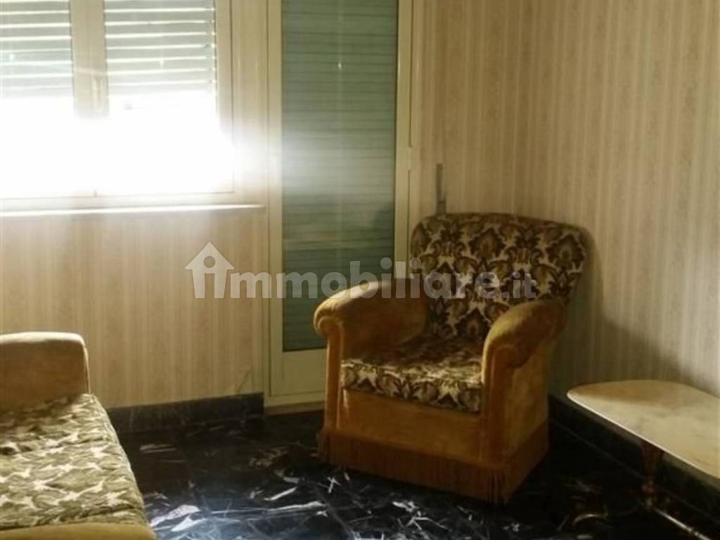 Room for rent in Apartment, room rent Regina Margherita Torrente