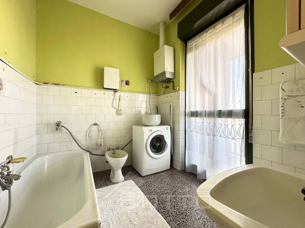 appartamento vendita gattinara bagno3