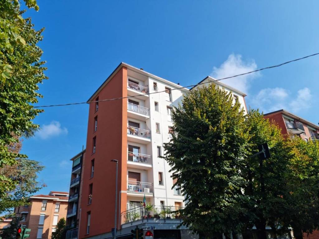 Vendita Appartamento Vimercate. Quadrilocale in via Pinamonte da Vimercate. Ottimo stato, terzo Vendita Appartamento Vimercate. Quadrilocale in via Pinamonte da Vimercate. Ottimo stato, terzo