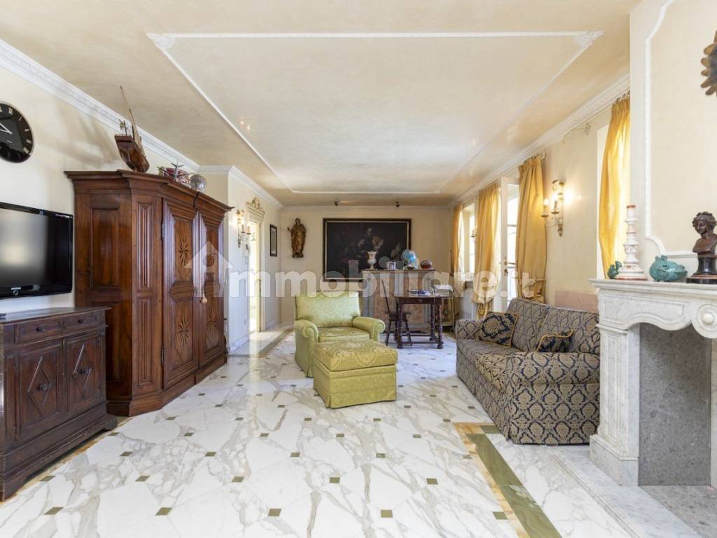 Salone