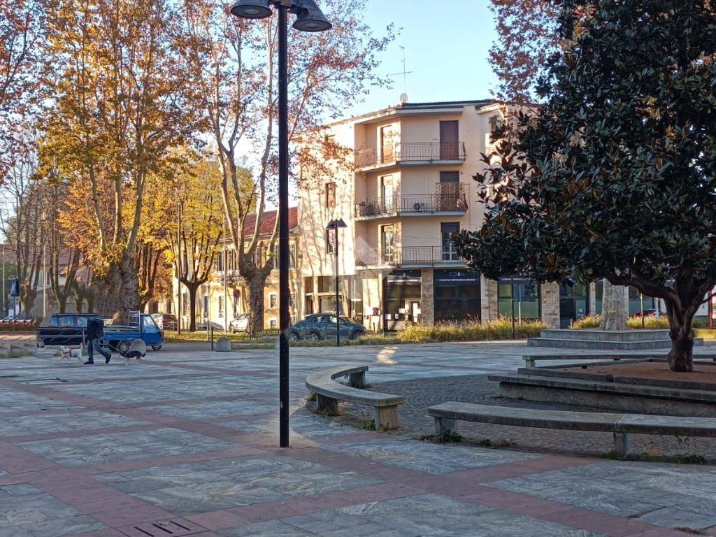 Piazza antistante