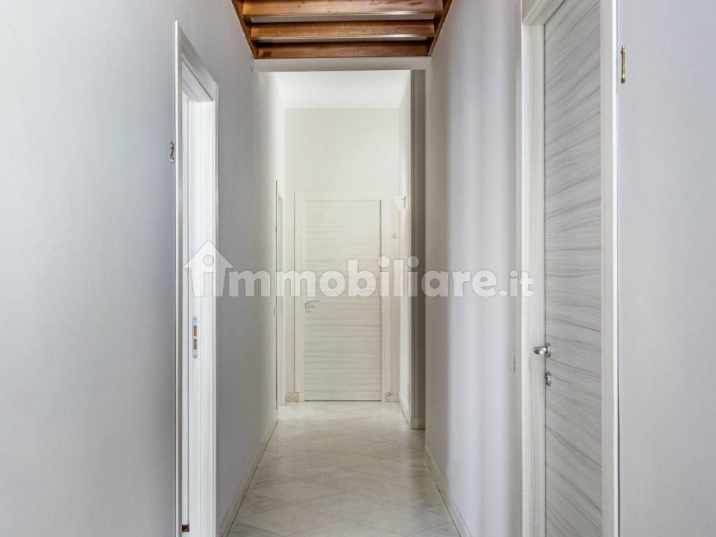 011__casa_con_terrazzo_in_zona_piano_del_bosco_ad_avola__12.jpg