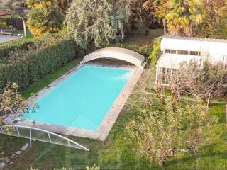 villa vendita oleggio piscina1