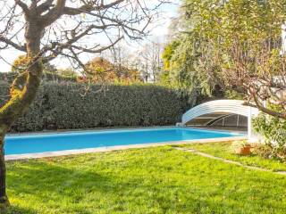 villa vendita oleggio piscina