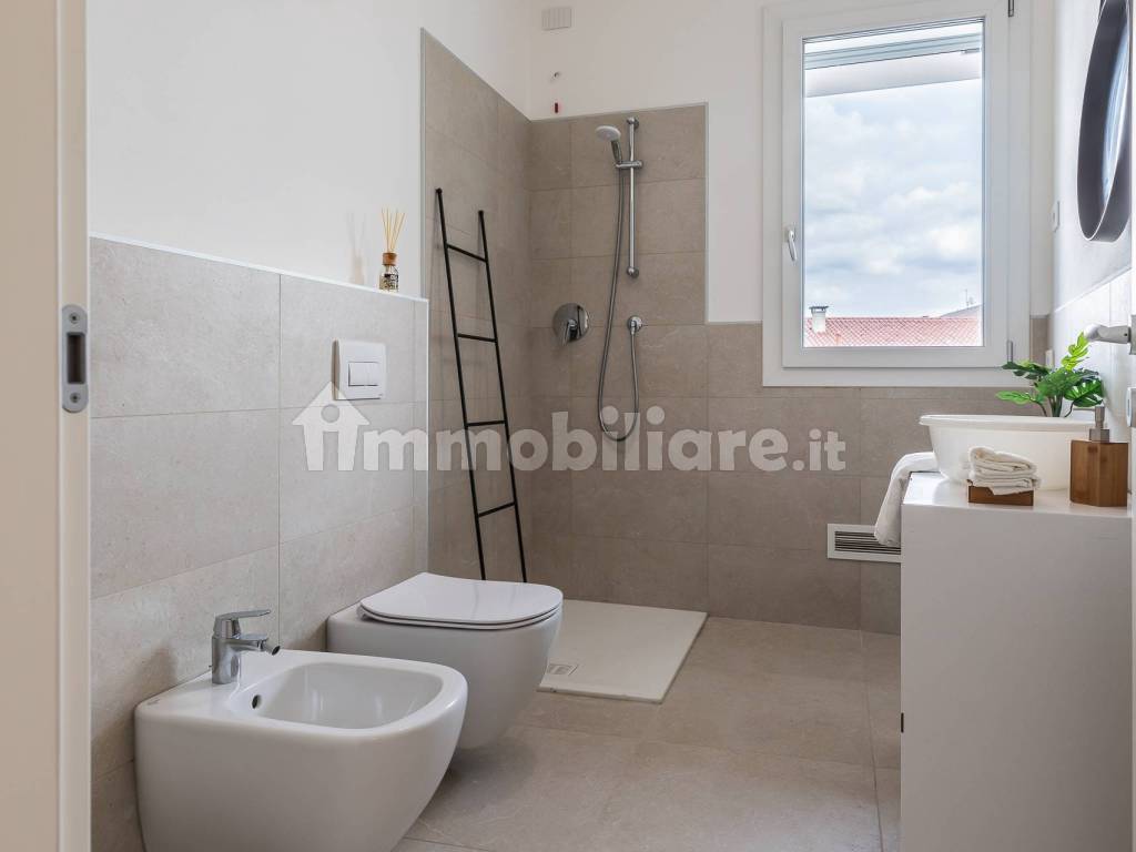 Bagno finestrato 1