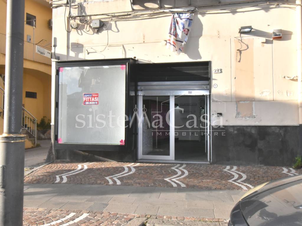 Locale commerciale via Camillo Cucca 211, Brusciano, Rif. 107654159