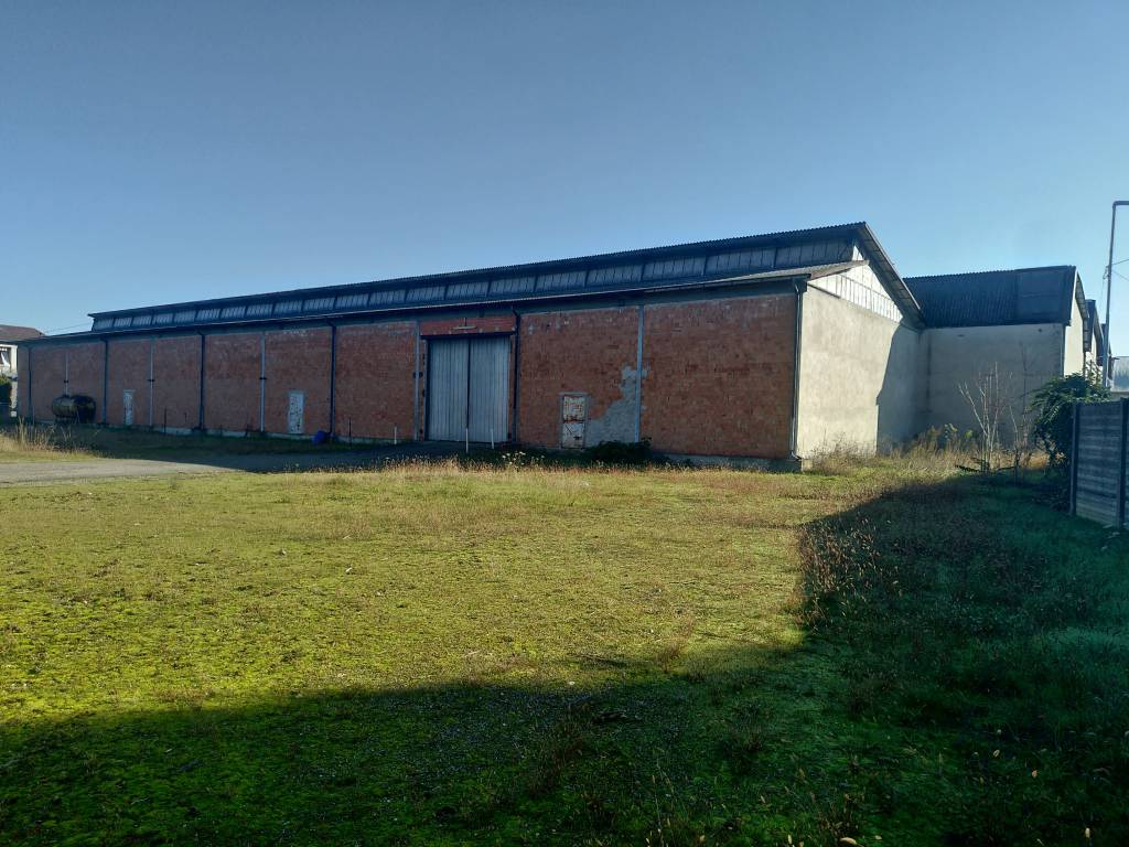 Capannone via palmiro togliatti 9, centro, luzzara