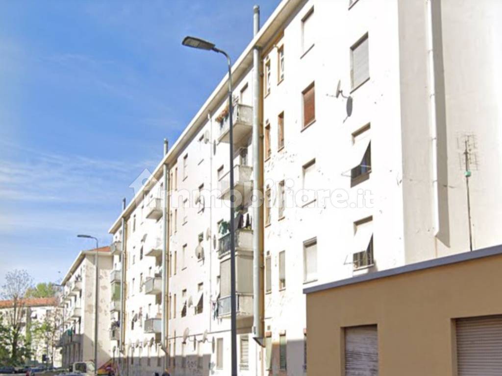 Vendita Appartamento Milano. Bilocale in via Filippo Abbiati 6. Quarto  piano, riscaldamento centralizzato, rif. 107685355