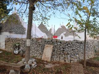 Trulli in vendita a Locorotondo