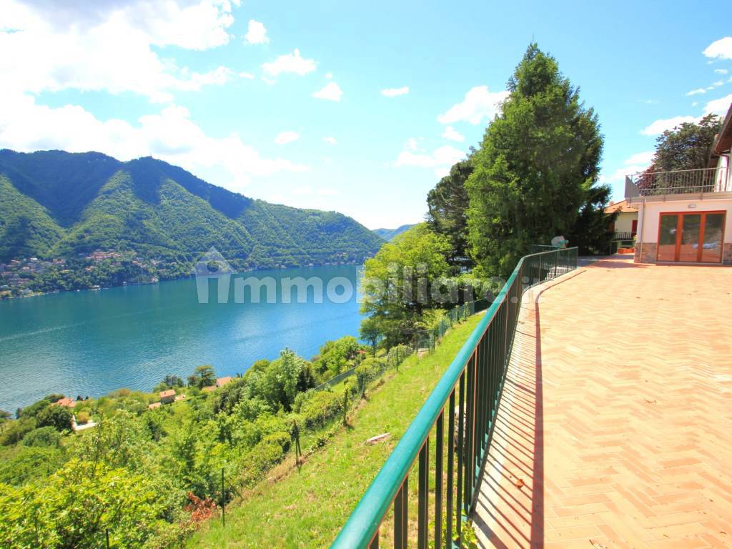 Villa in vendita a Cernobbio con vista lago