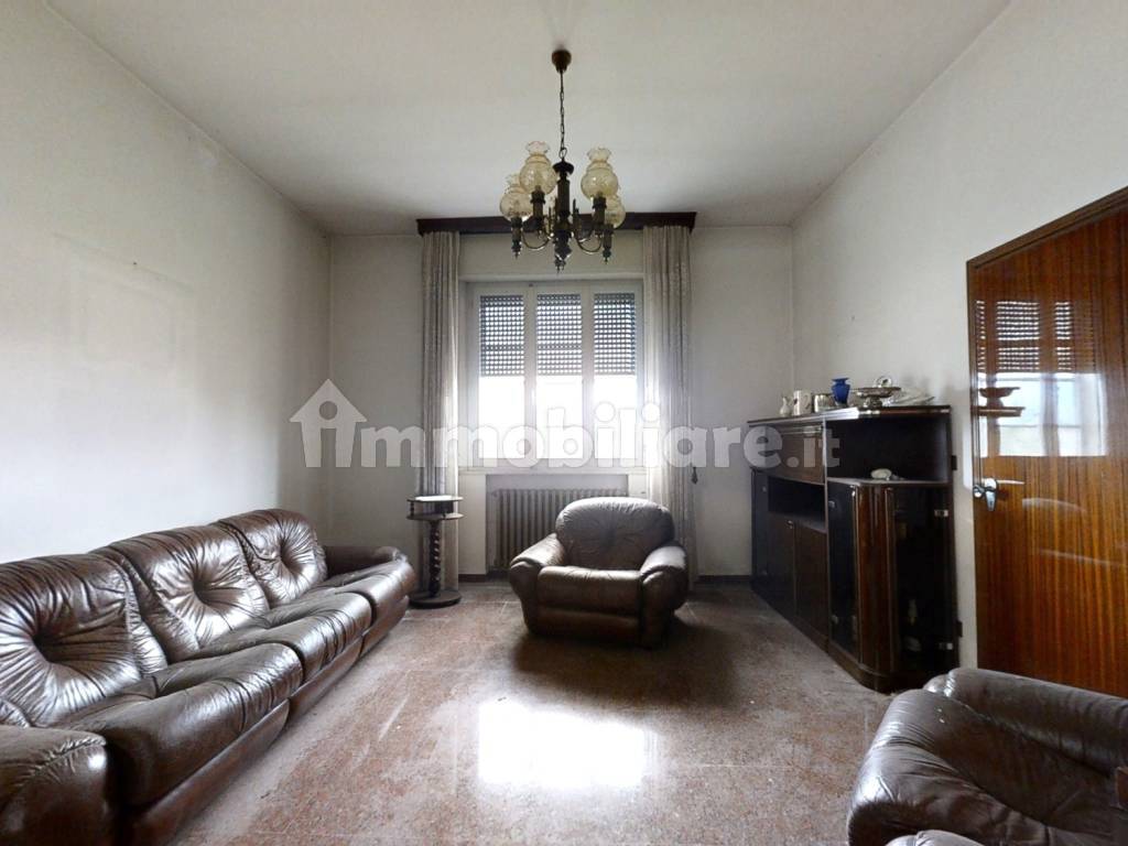 VILLA-SINGOLA-CON-AMPIA-CORTE-ESTERNA-SAN-MAURO-PASCOLI-11272023_173422