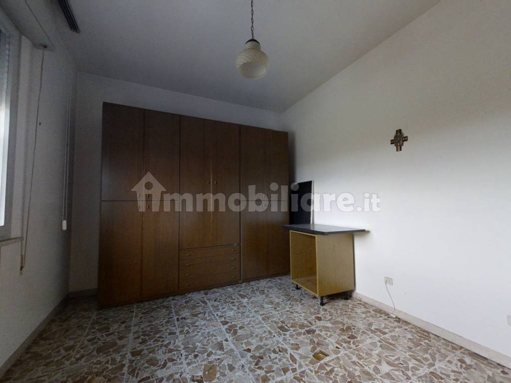 VILLA-SINGOLA-CON-AMPIA-CORTE-ESTERNA-SAN-MAURO-PASCOLI-11272023_173726