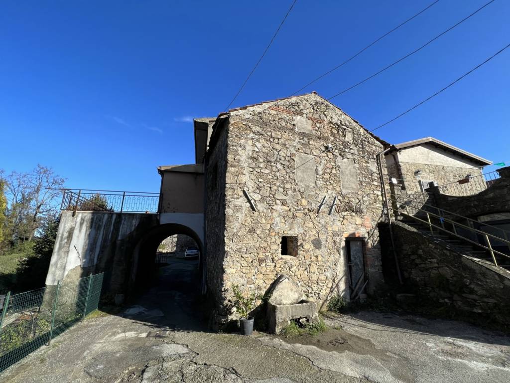 vendita-case-nel-borgo-massa-carrara-rif-ndq-85-casa-nel-borgo-jl3igugf.JPEG