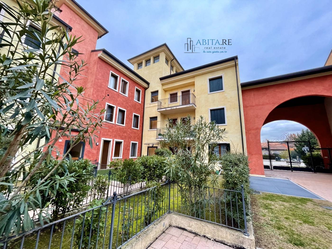 ABITA.RE Real Estate: agenzia immobiliare di San Martino Buon Albergo -  Immobiliare.it