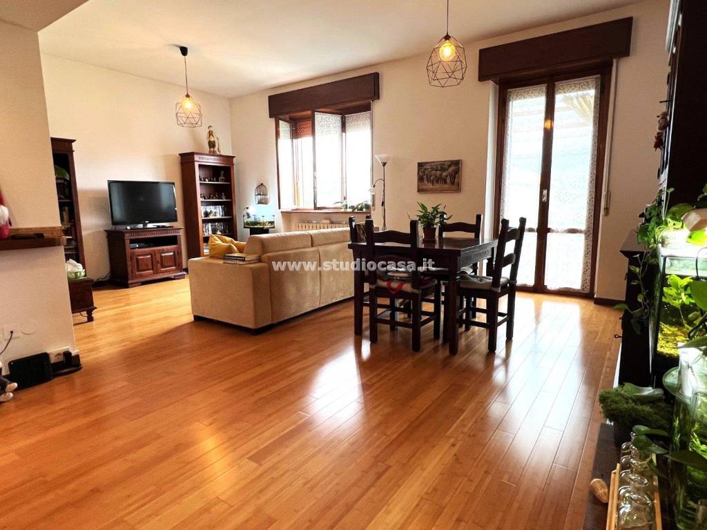 Vendita Appartamento Corbetta. Trilocale in via Milano 17. Ottimo stato ...