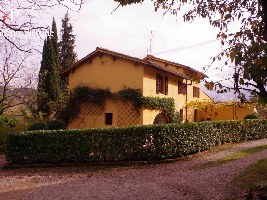 Bagno a Ripoli vendesi colonica