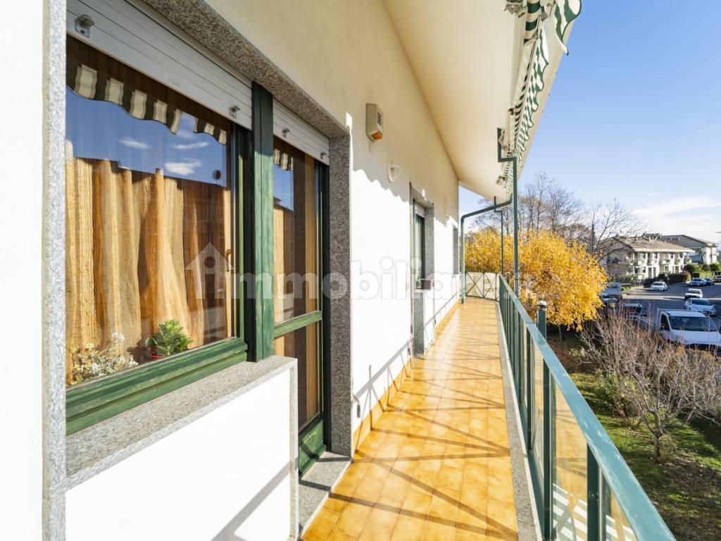 Balcone su via Vignolo