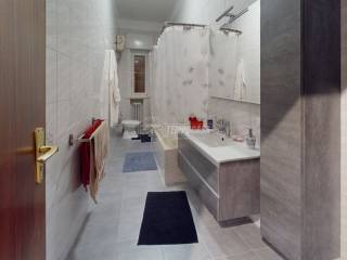 Via-Pasquale-Paoli-Bathroom