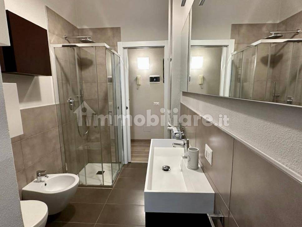 Rent Apartment Milan. 2room flat in via Vignola 2. Excellent condition