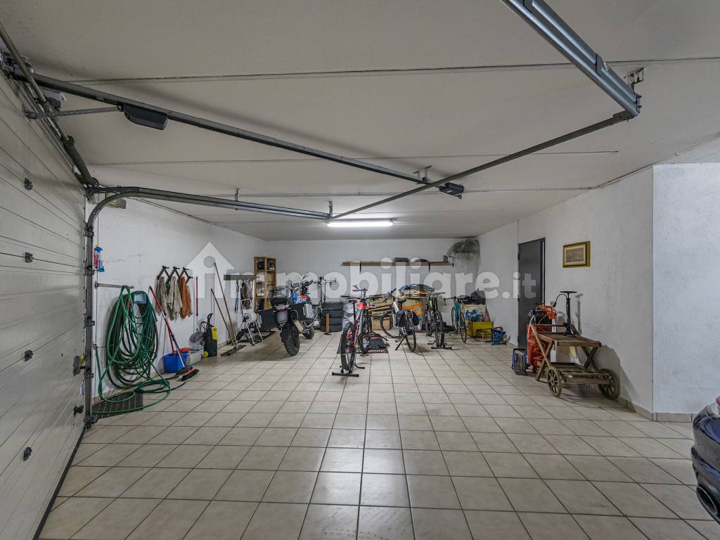 GARAGE PRIVATO