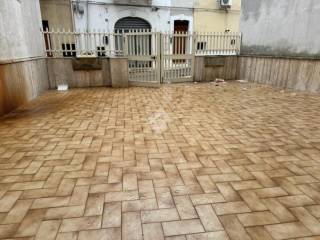 giardino pavimentato