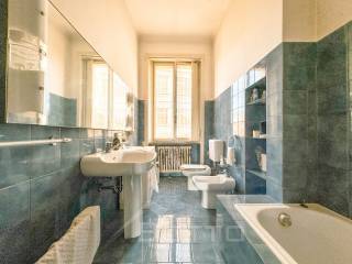 villa vendita borgosesia bagno