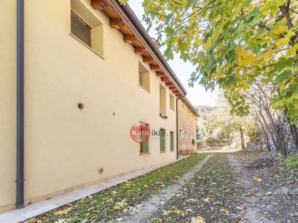 casale rustico a costabissara vicenza 32