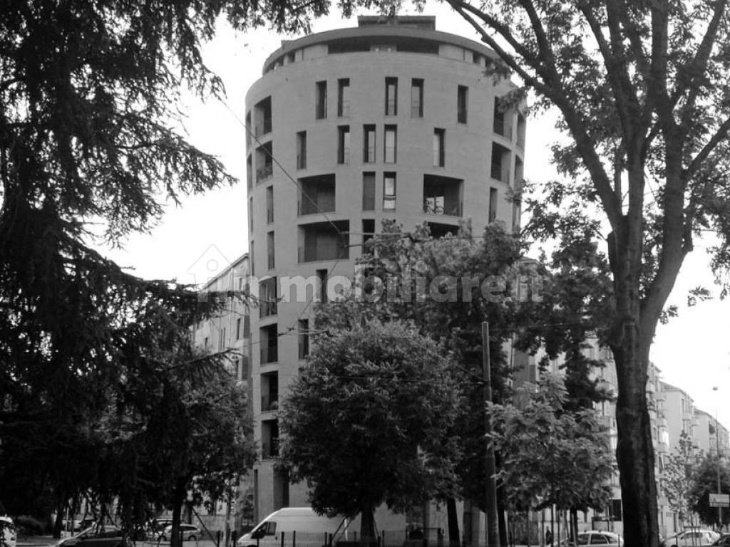 Rent Apartment Milan. 2room flat in piazzale Segesta 3. New, seventh