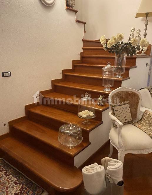 Scala accesso piani residenza